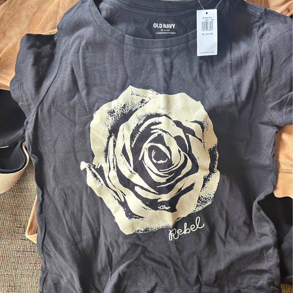Old Navy black Tee with Cream Floral Design